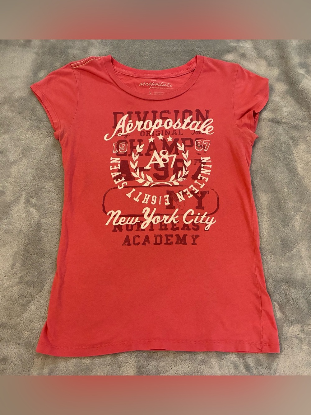 Women’s Aéropostale Red New York City Graphic Tee Size Large